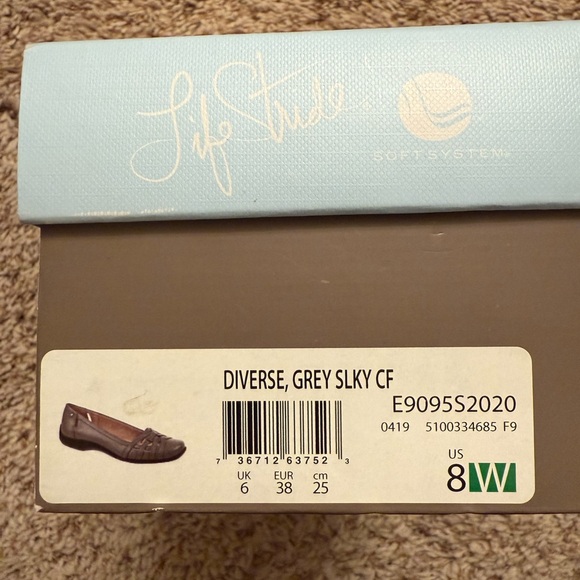 NEW Life Stride Women's Gray Flats - Picture 8 of 9